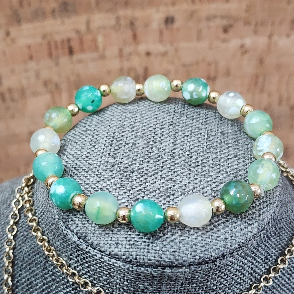 Banana Republic necklace and bead stretch bracelet necklace has a15" drop - Picture 2 of 8